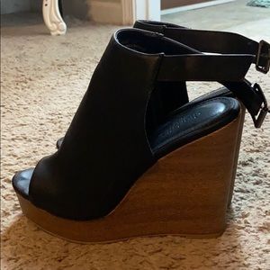 Black wedge heels